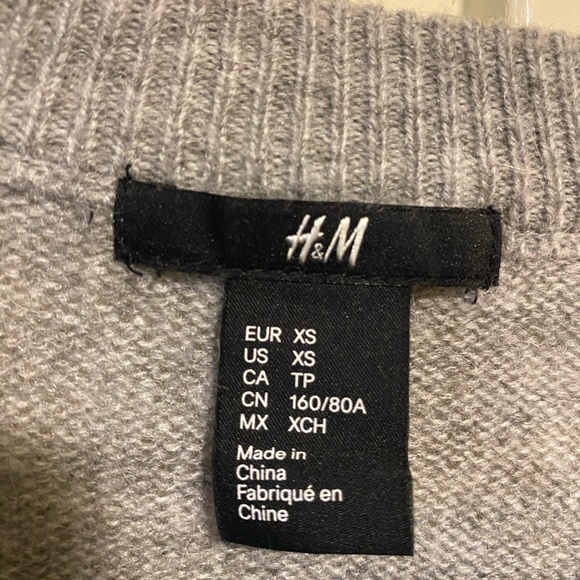 H&M - Cotton Crewneck Sweater - Picture 3 of 3
